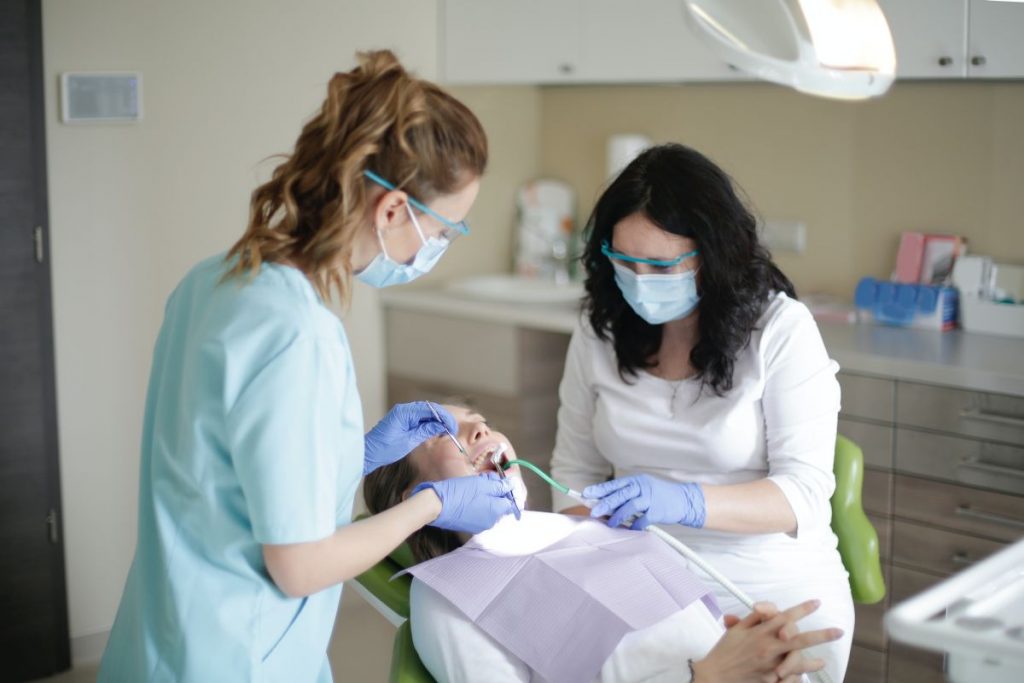 Dentysta w Kwidzynie – wszystko, co musisz wiedzieć o implantach stomatologicznych